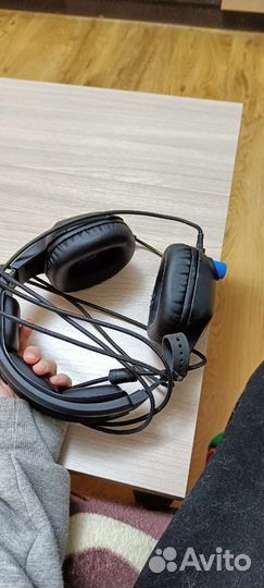 Проводные наушники