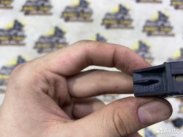 Кнопки стеклоподъемника Audi 80 B3 AAD 1991