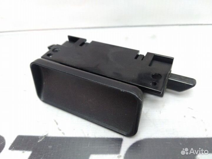 Ручка бардачка Mitsubishi Outlander II (2005—2009)