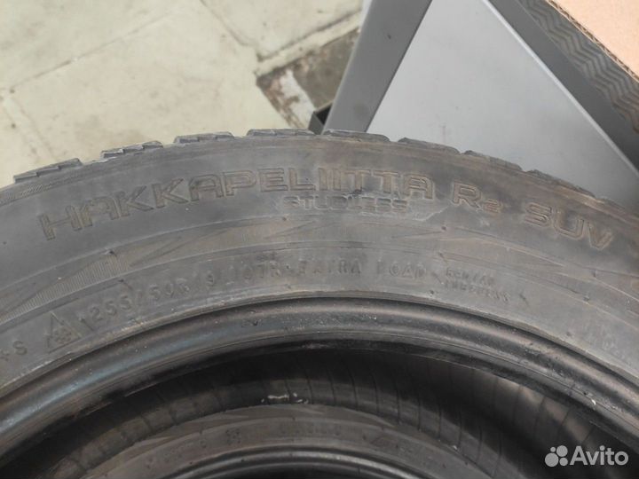 Nokian Tyres Hakkapeliitta R2 SUV 255/50 R19 107R