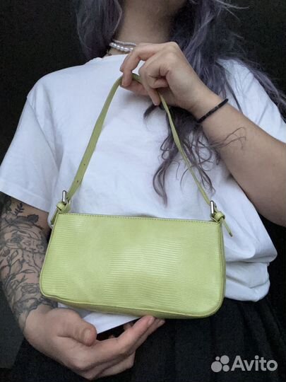 Маленькая сумка-багет