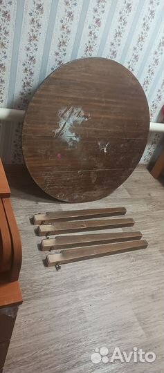 Стол круглый, раздвижной 1967года