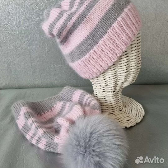 Шапка с помпоном и без