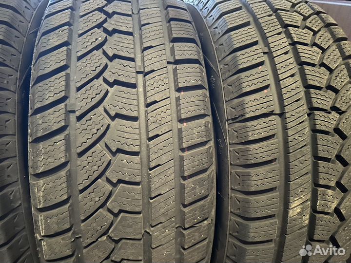 ONYX NY-W702 225/60 R17 99H