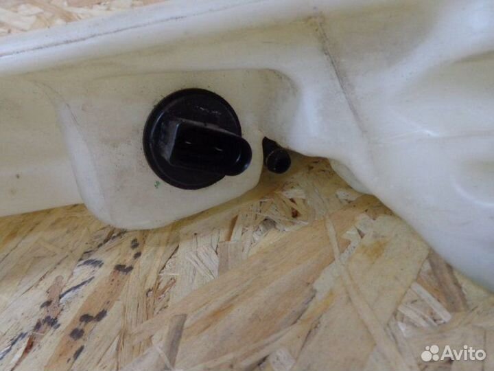 Бачок стеклоомывателя Audi A4 B8 cdhb 2010