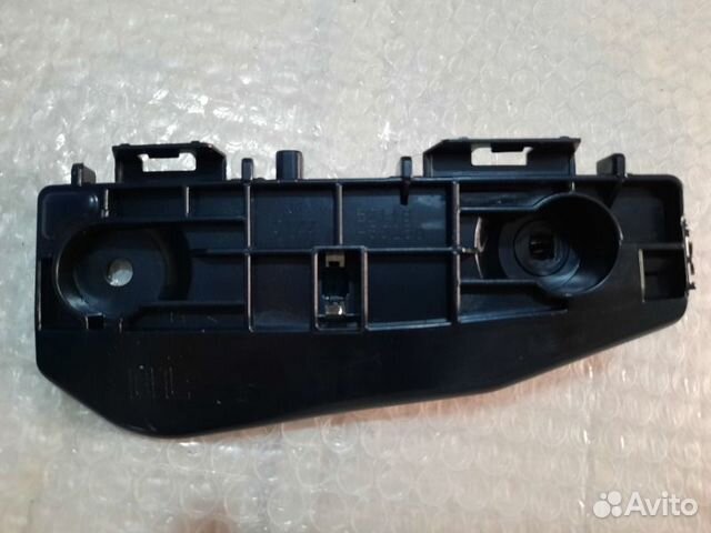 Кронштейн бампера передний левый Toyota Land