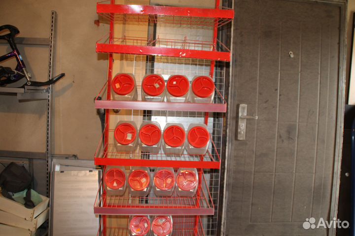 Стойка стальная, банки с крышками и крючки