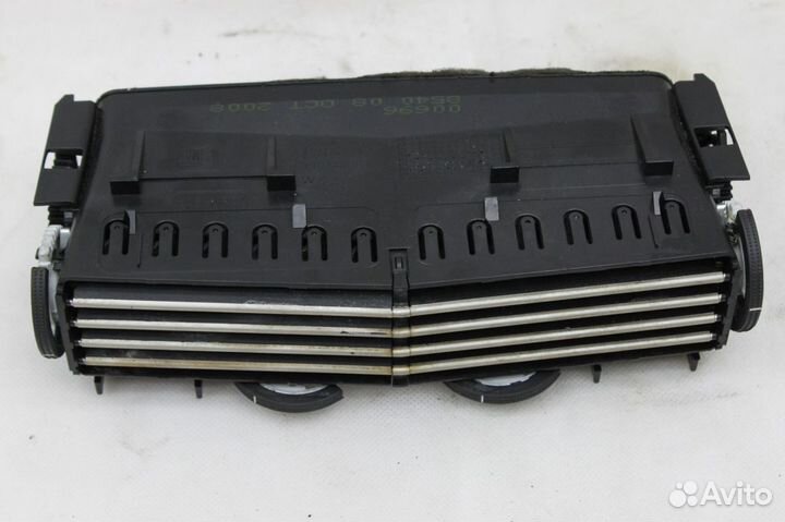 Центральный дефлектор в торпеду беж. Опель Астра Н