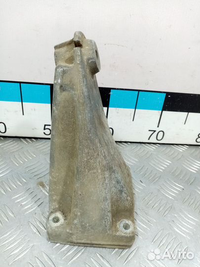 Б/У Кронштейн двигателя правый m646