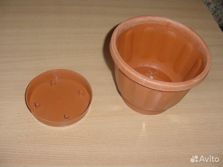 Горшок цветочный б/у