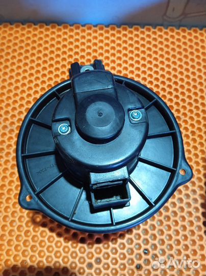 Моторчик отопителя Geely MK Cross