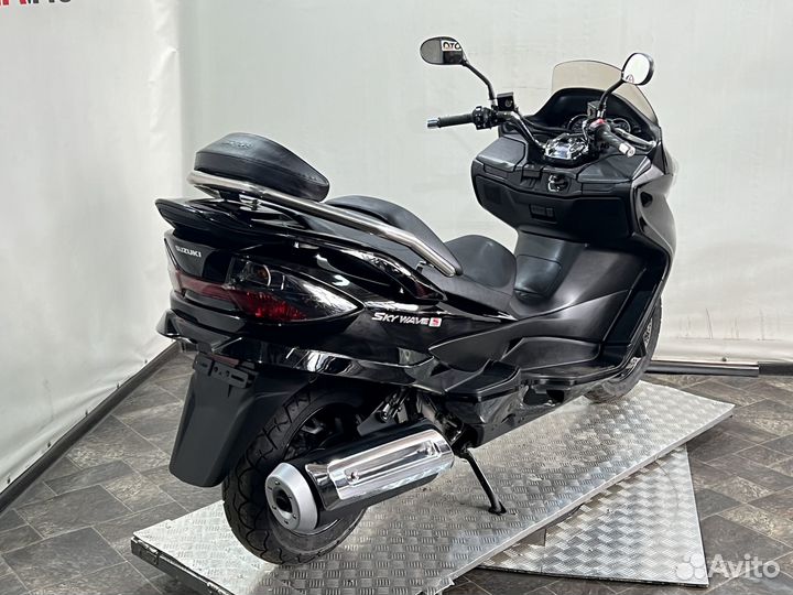 Максискутер Suzuki Burgman (SkyWave) 400