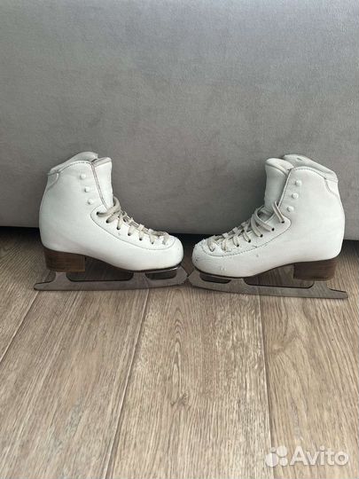 Фигурные коньки risport