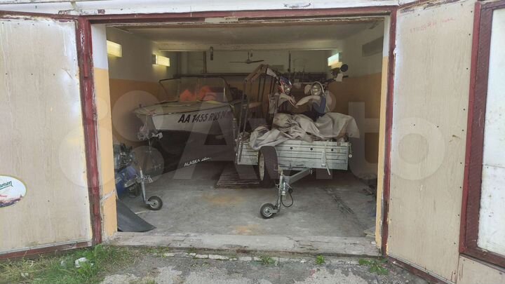 Гараж, > 30 м²