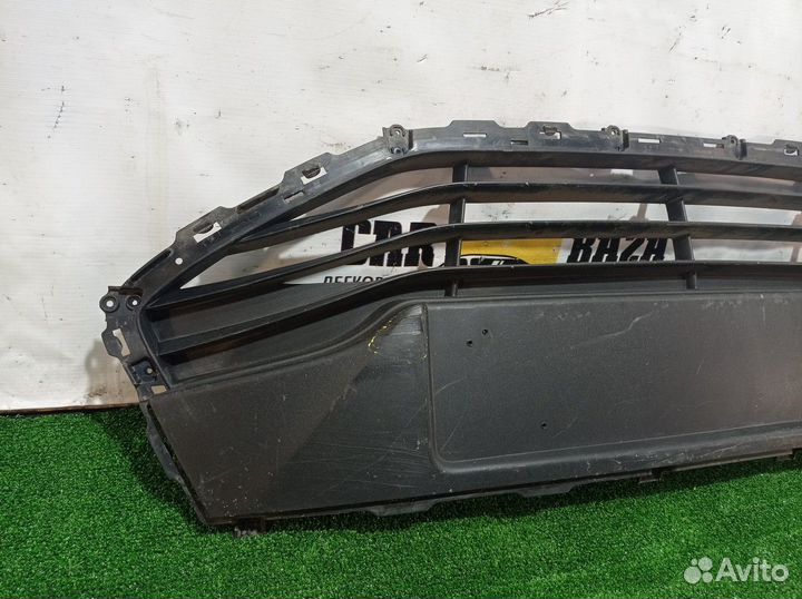 Решетка в бампер центральная Hyundai ix20