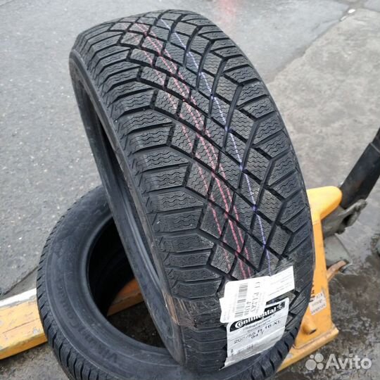 Continental ContiVikingContact 7 215/60 R17 115