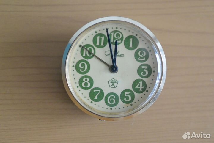 Часы-будильник слава СССР