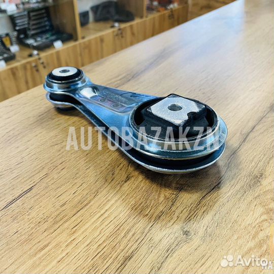 Опора двигателя гитара Лада Приора, 2110