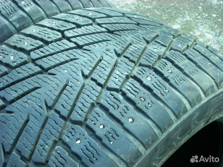 Nokian Tyres Hakkapeliitta 7 SUV 295/40 R21 111T