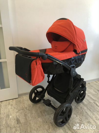 Детская коляска 3 в 1