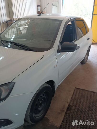 LADA Granta 1.6 МТ, 2019, битый, 347 000 км