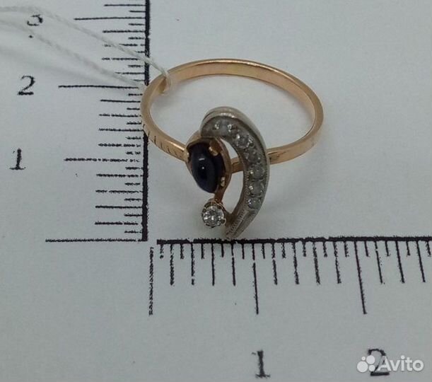 Кольцо с синтетическим камнем Золото