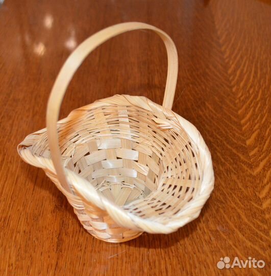 Корзинка плетеная небольшая