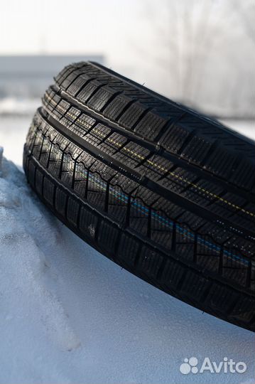 Zmax Icepioneer 868 235/60 R17 102H