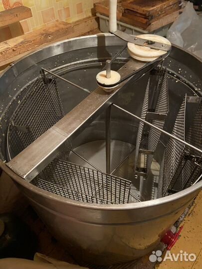 Медогонка пчеловода 4 рамочная, ременная оборотная