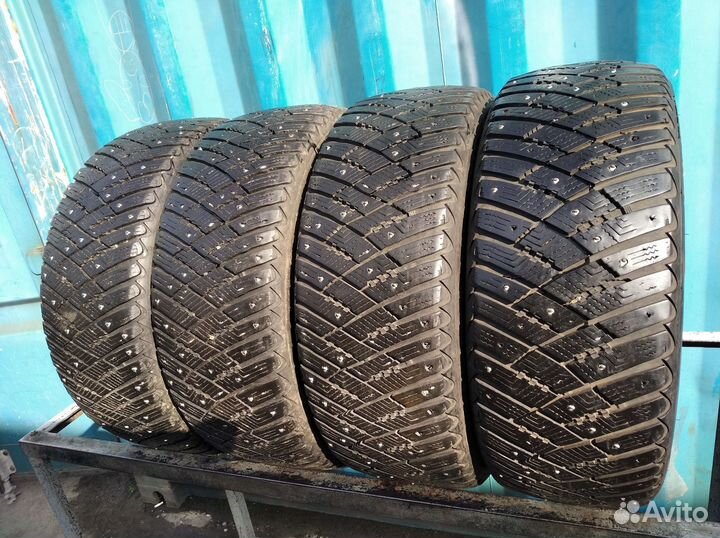 Goodyear Ultragrip Ice Arctic 205/60 R16 93R
