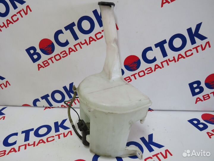 Бачок омывателя toyota sienta NCP85G, NCP81G