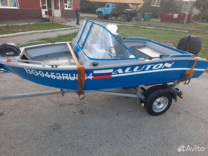 Моторная лодка