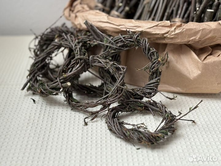 Веточный корм для попугаев и грызунов