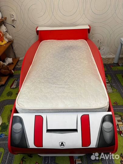 Кровать детская с матрасом