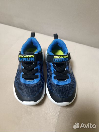 Кроссовки детские 24