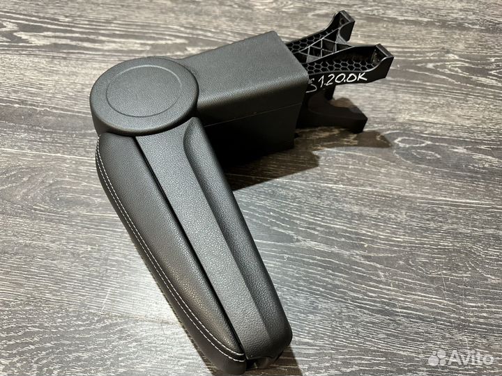 Подлокотник кожа polo LB rapid NEW