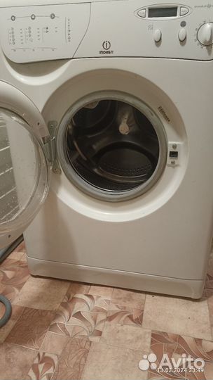 Стиральная машинка Indesit