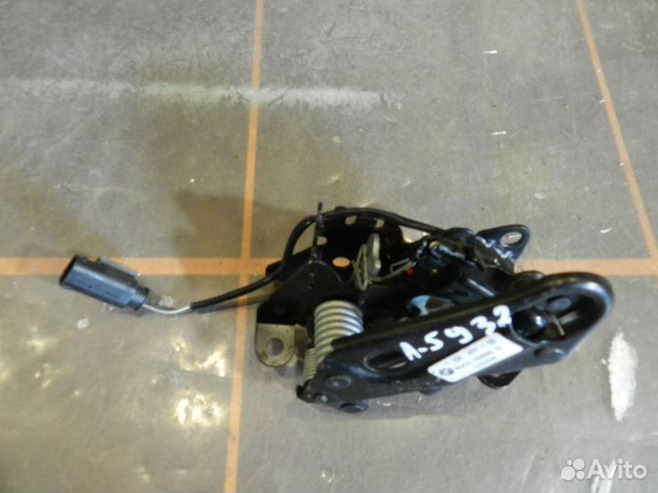 Замок капота левый - BMW 5 F10