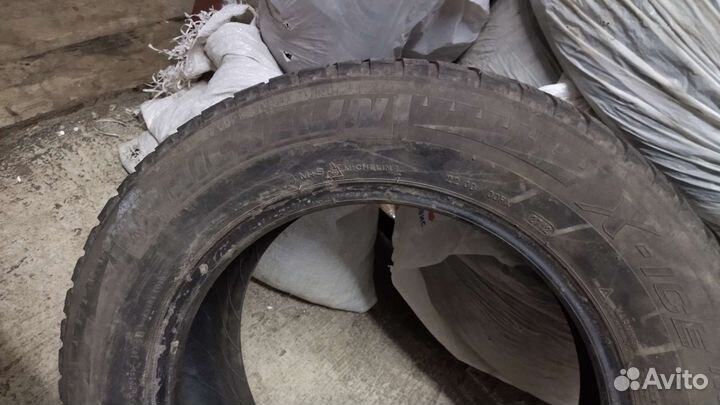 Michelin X-Ice North 4 215/65 R16