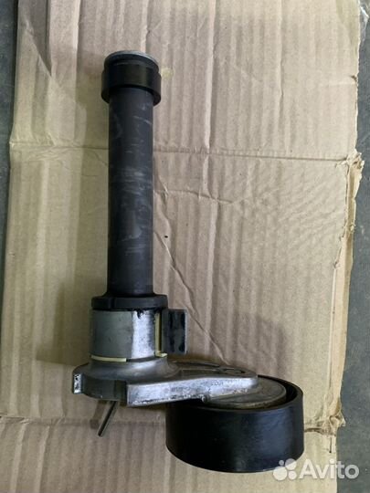 Натяжитель ремня