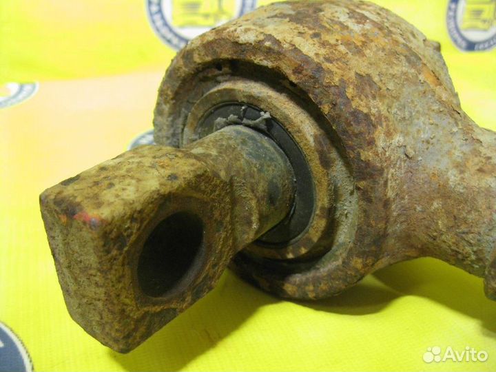 Тяга V-образная 1368270