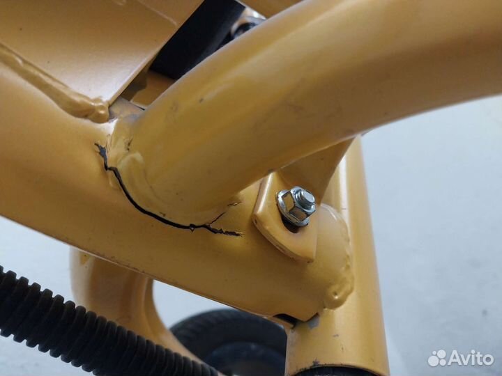 Детский велосипед с ручкой