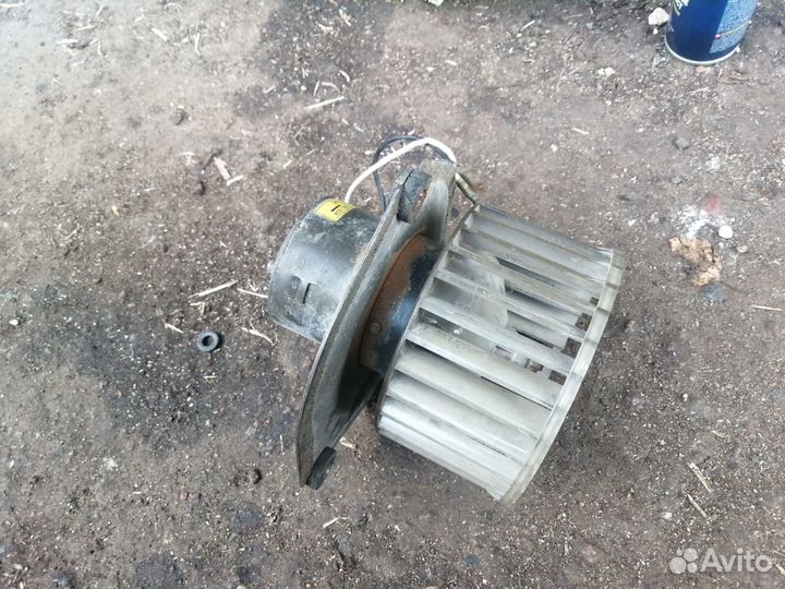 Мотор отопителя печки Nissan Truck