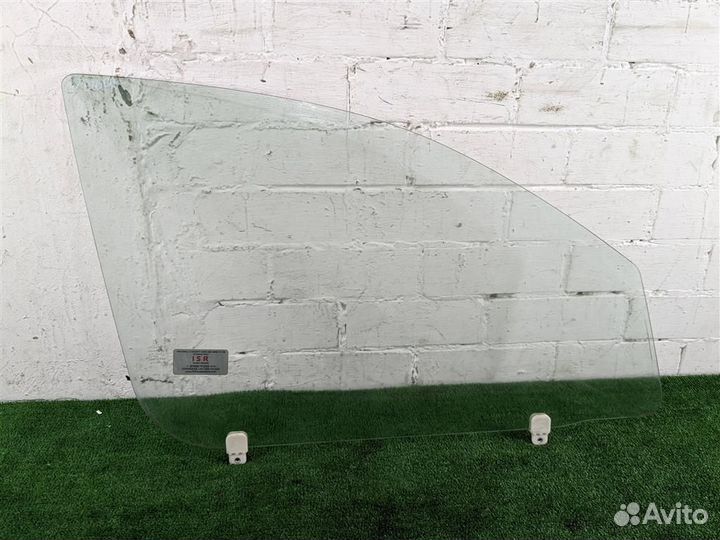 Стекло переднее правое Citroen C-Crosser 2007