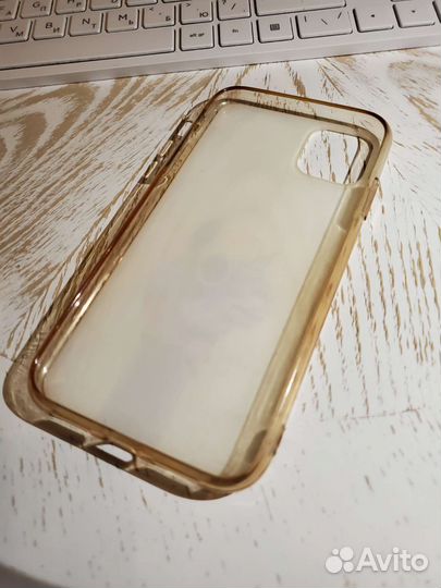 Чехол на iPhone 11