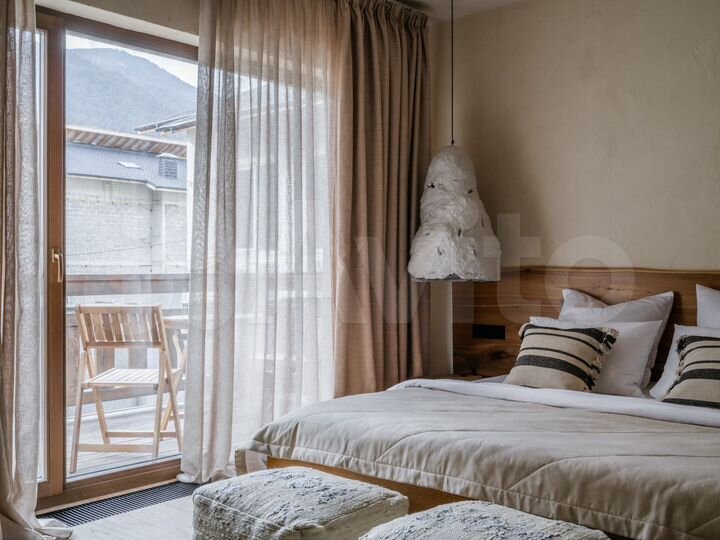 Дом 360 м² на участке 3 сот.