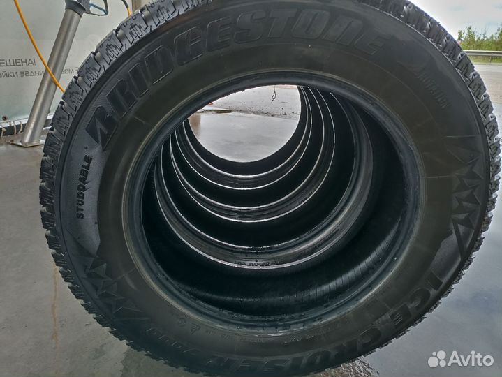 Bridgestone Ice Cruiser 7000 215/65 R16