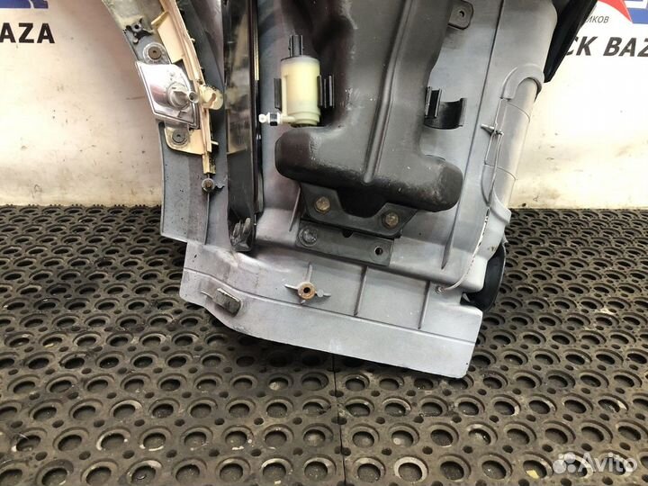 Корпус подножек левый Daf XF106