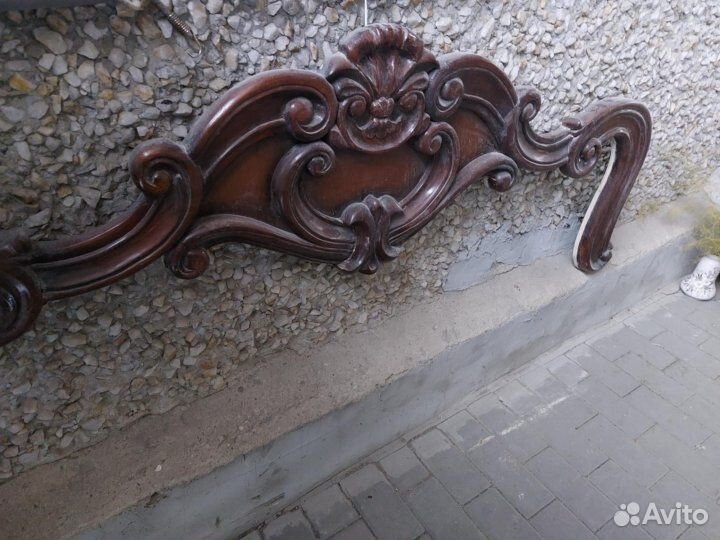 Изголовье кровати резное из массива дерева