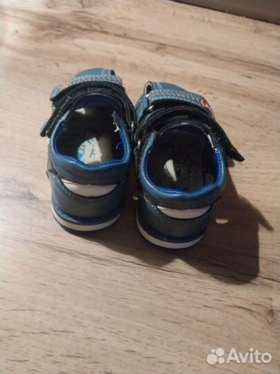 Сандали детские